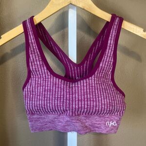 Ryka seamless padded ribbed pullover magenta sports bra Medium
